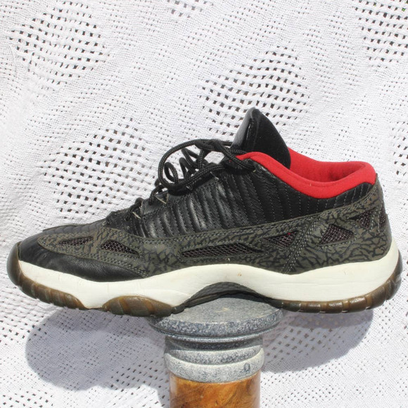 Jordan 11 Retro Low IE Bred - 306008-061 Size 13 2003 - Picture 4 of 12